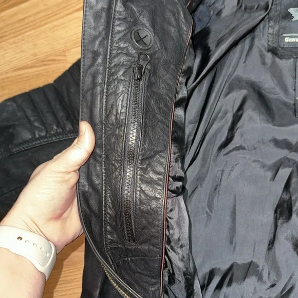 Harley Davidson Thornton Buffed Leather Jacket Size XL - Picture 8 of 13